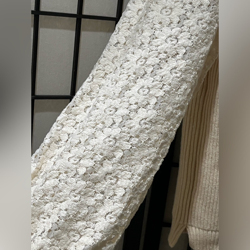 HARPER MAES Cream Floral Lace Sleeve Sweater WOMEN SIZE M - Picture 9 of 12